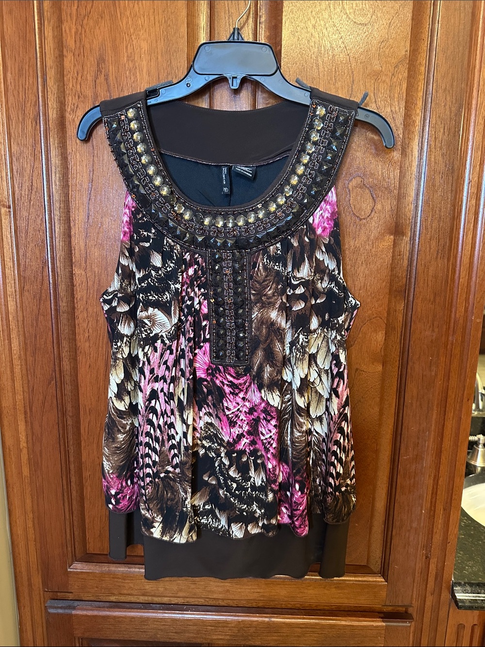 new directions Embellished Feather Print Sleeveless Camisole in Black and Pink